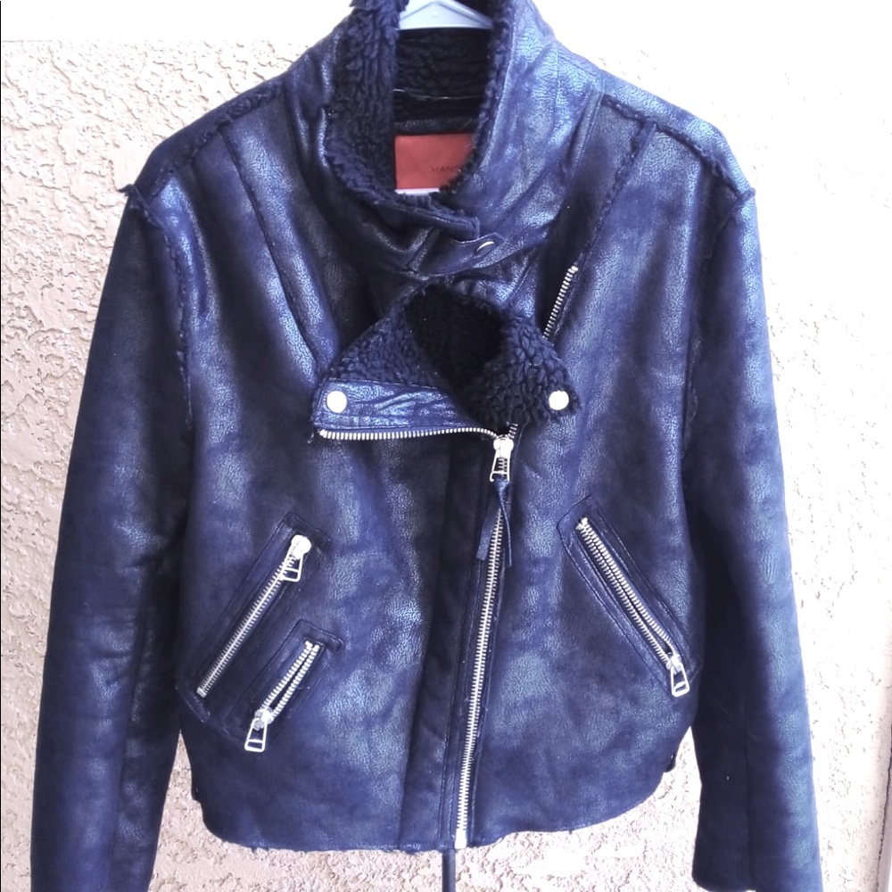 Mango faux fur jacket in black color